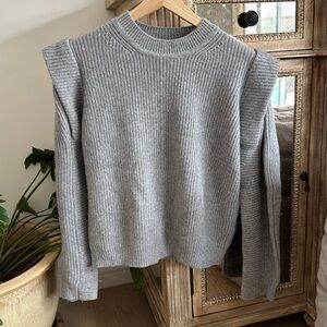 100% Cashmere Sweater,
Classic Grey ,
Loose fit style,
Chill and comfort